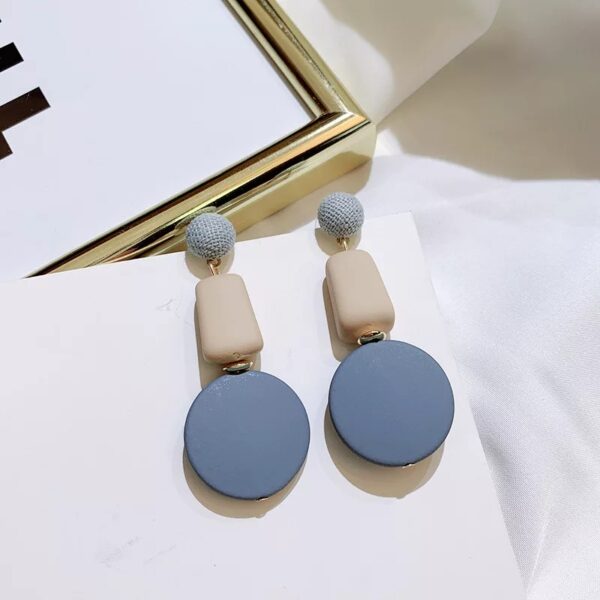 Aretes nude Alala