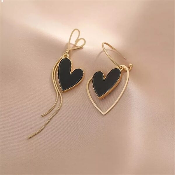 Aretes de corazon negros Alala