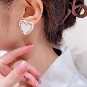 Aretes de corazon blanco con dorado Alala