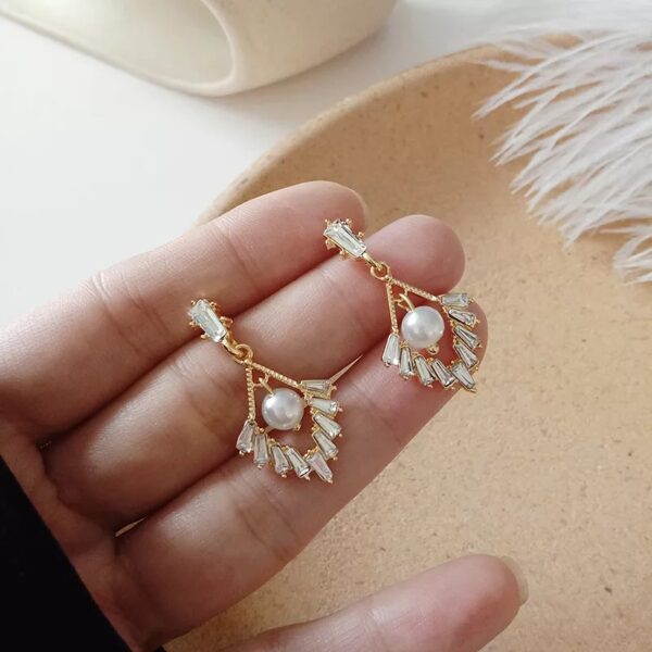 Aretes blancos Alala